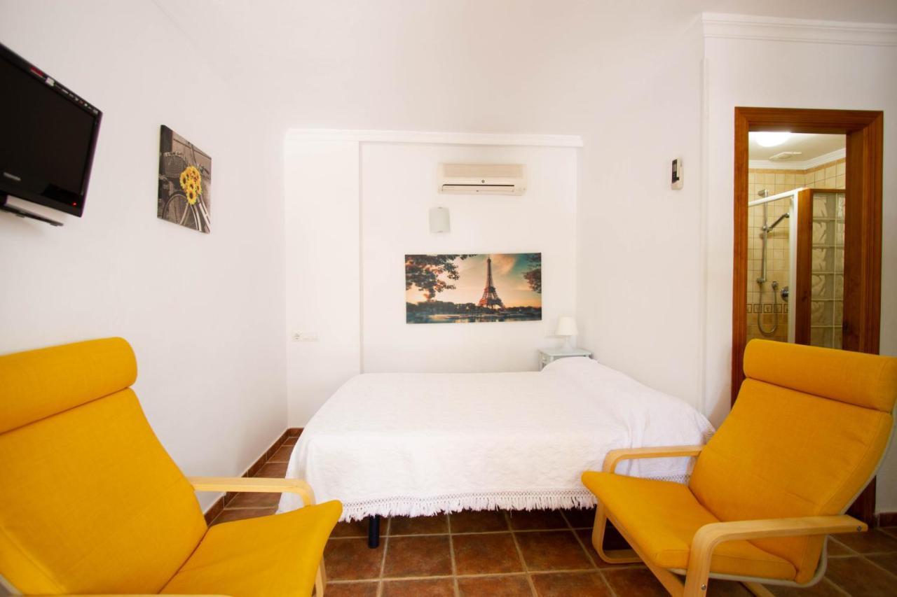 Apartamentos Turisticos Trajano Bolonia Ngoại thất bức ảnh