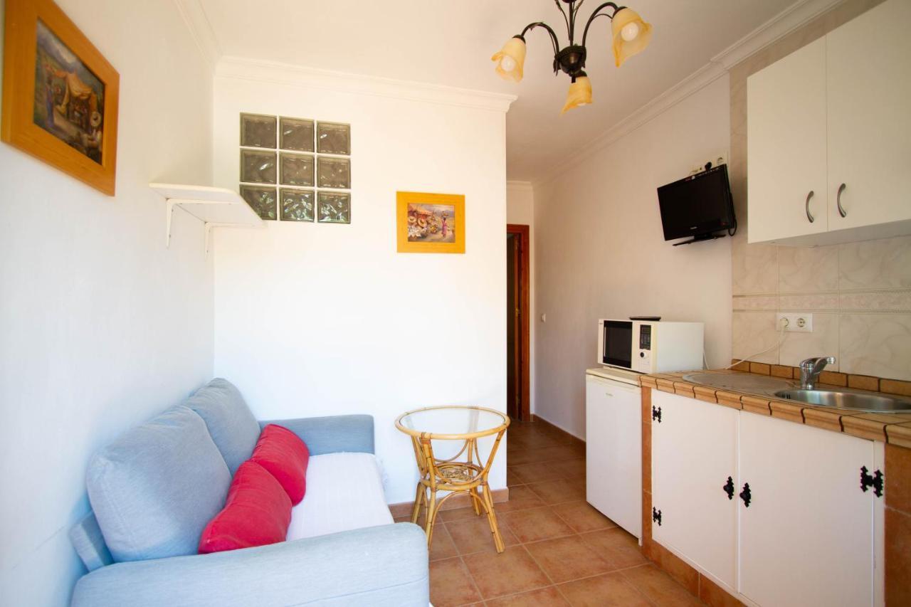 Apartamentos Turisticos Trajano Bolonia Ngoại thất bức ảnh
