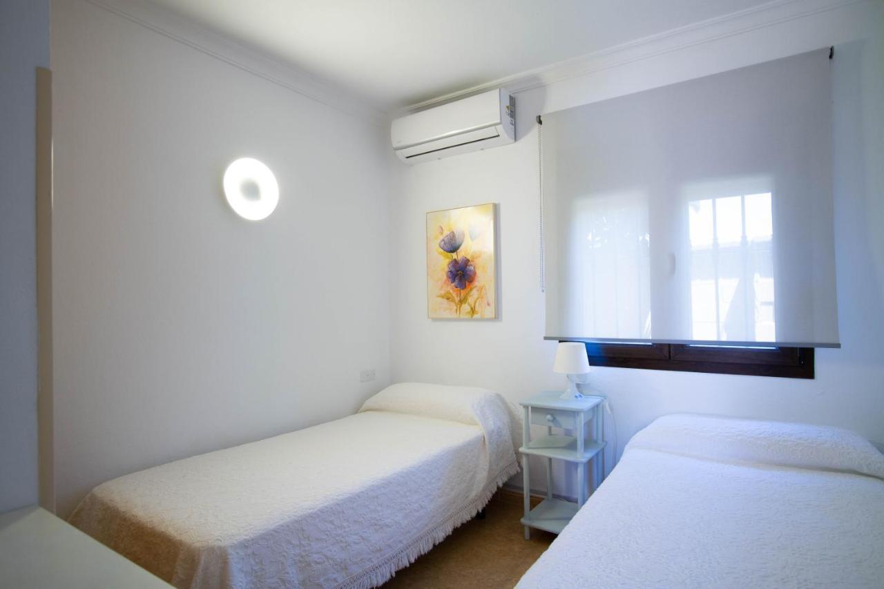 Apartamentos Turisticos Trajano Bolonia Ngoại thất bức ảnh