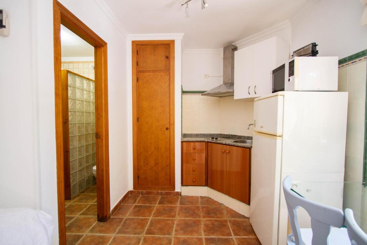 Apartamentos Turisticos Trajano Bolonia Ngoại thất bức ảnh