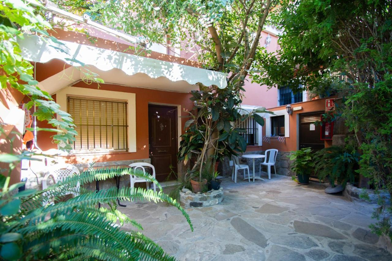 Apartamentos Turisticos Trajano Bolonia Ngoại thất bức ảnh