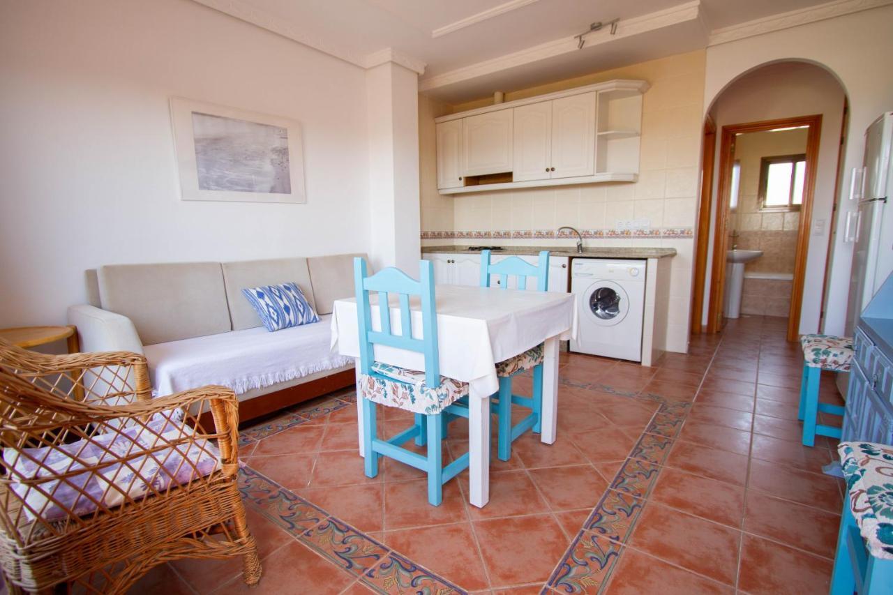 Apartamentos Turisticos Trajano Bolonia Ngoại thất bức ảnh