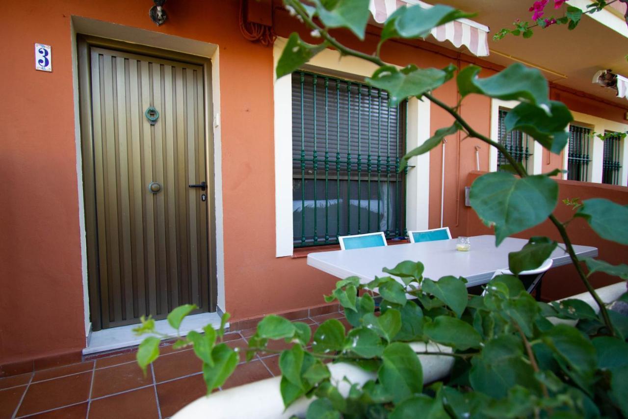 Apartamentos Turisticos Trajano Bolonia Ngoại thất bức ảnh
