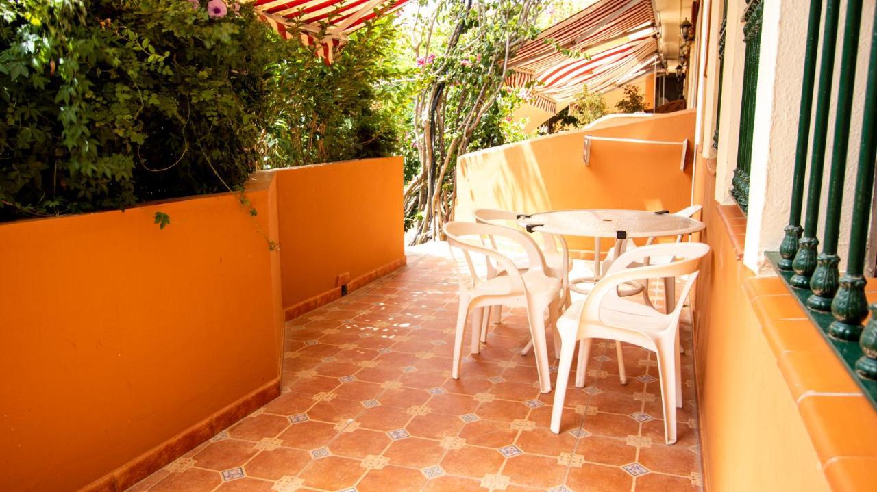 Apartamentos Turisticos Trajano Bolonia Ngoại thất bức ảnh