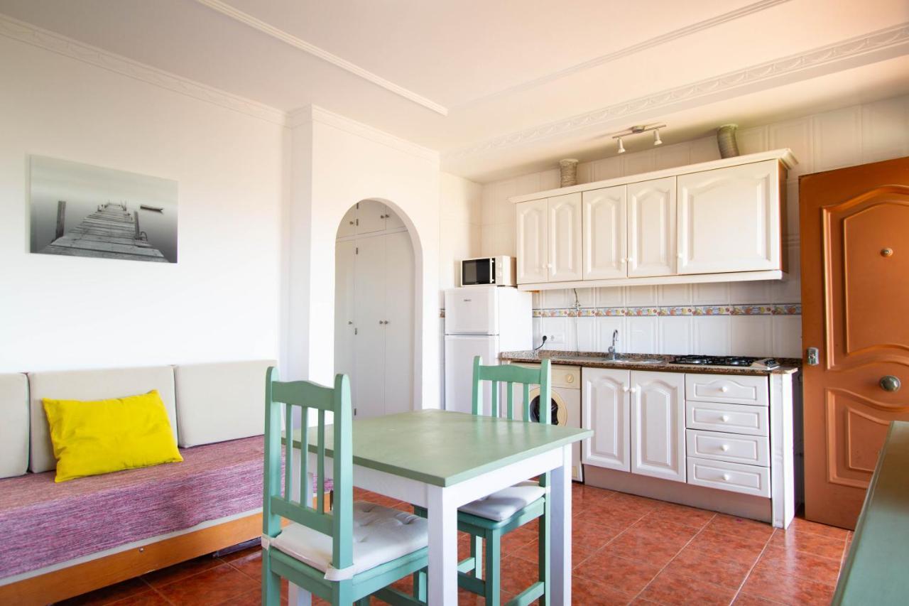 Apartamentos Turisticos Trajano Bolonia Ngoại thất bức ảnh