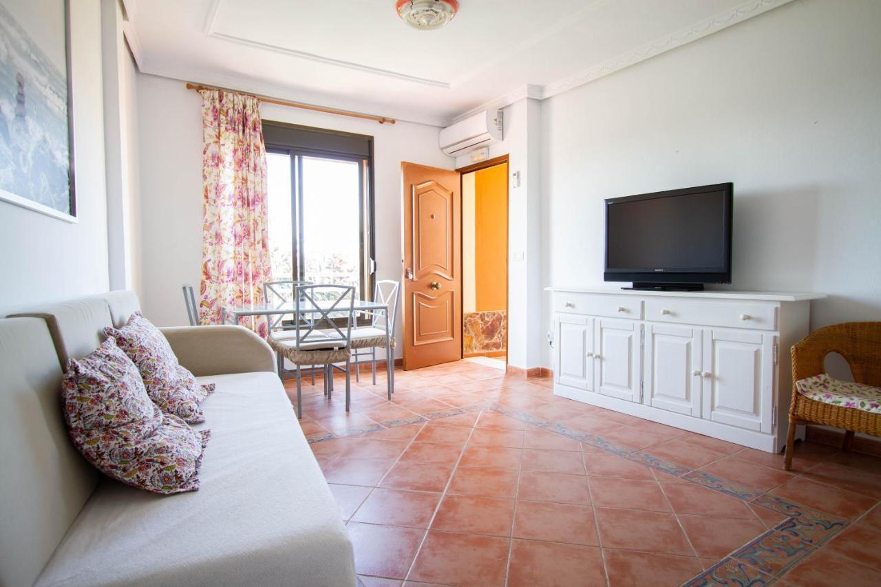 Apartamentos Turisticos Trajano Bolonia Ngoại thất bức ảnh