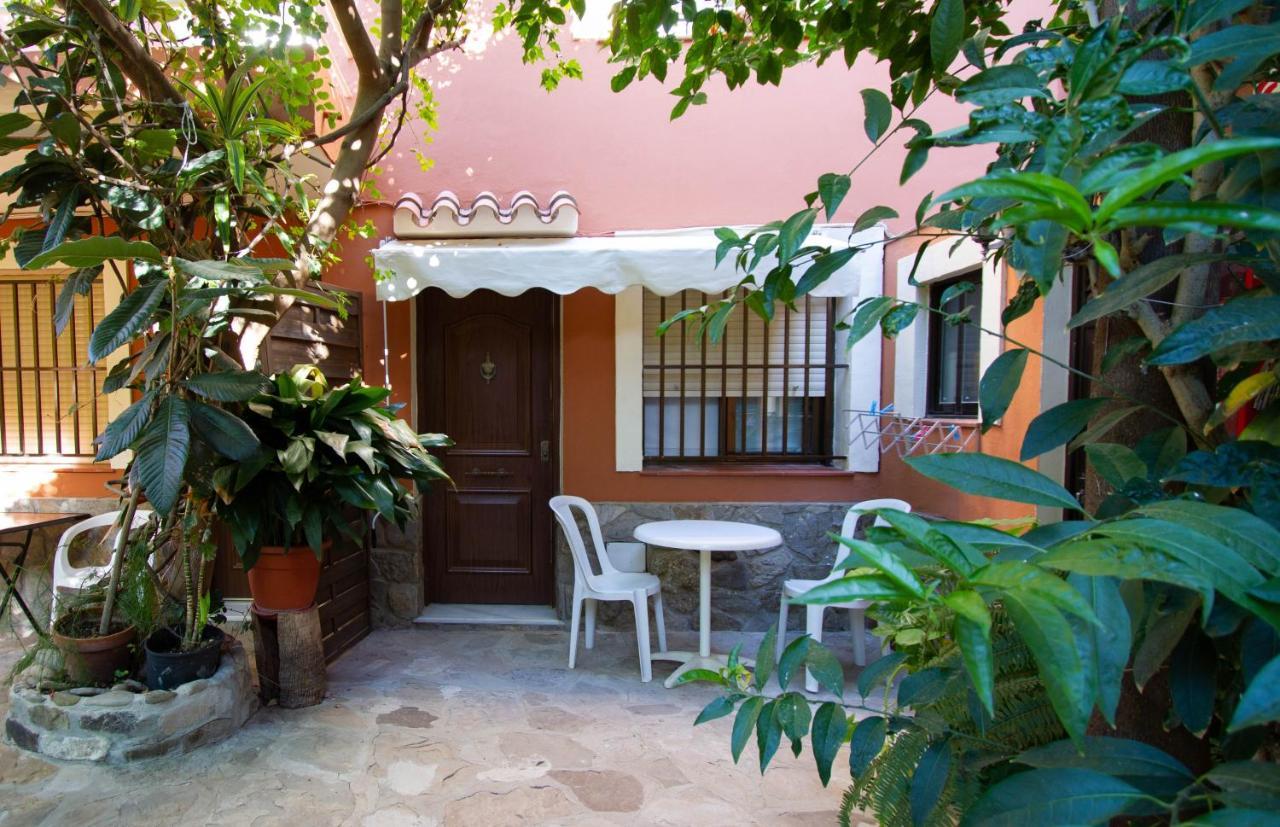 Apartamentos Turisticos Trajano Bolonia Ngoại thất bức ảnh