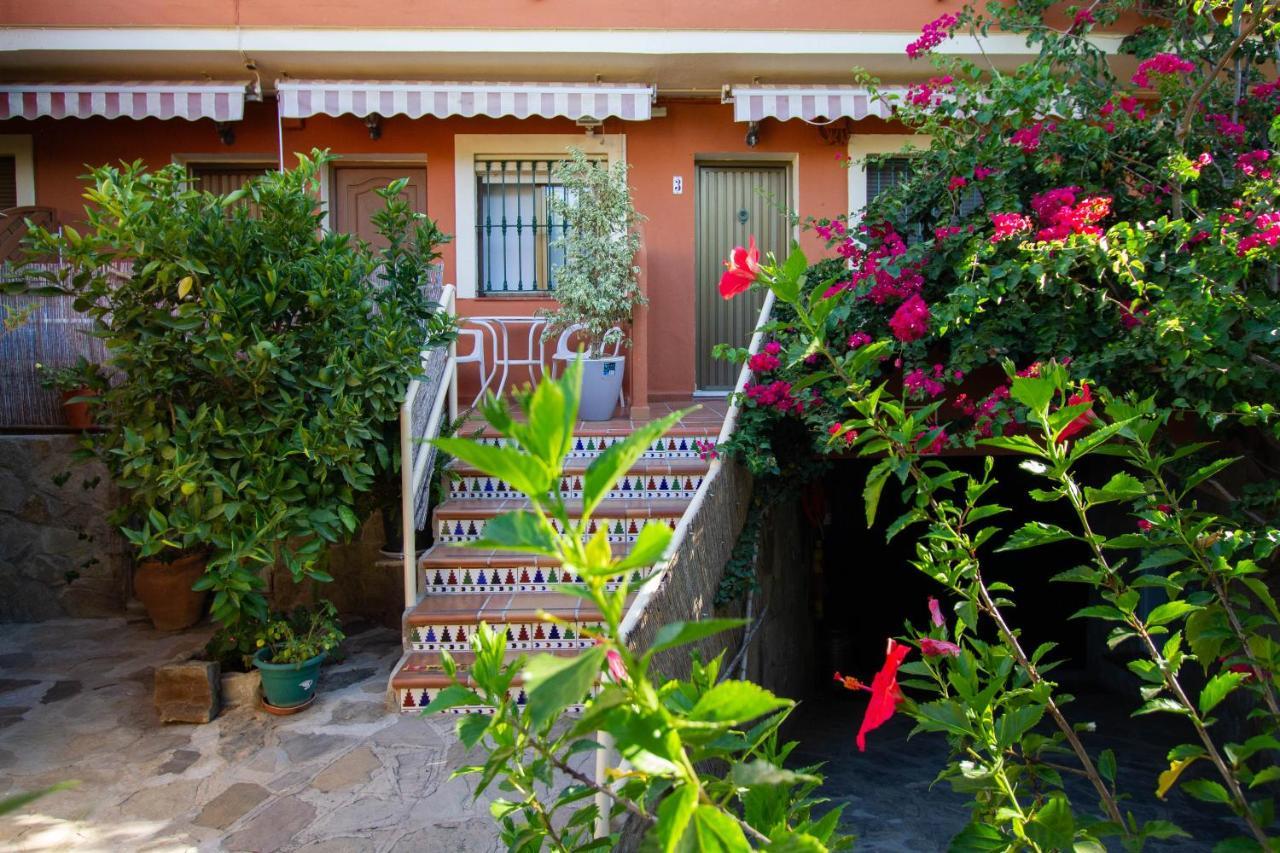 Apartamentos Turisticos Trajano Bolonia Ngoại thất bức ảnh