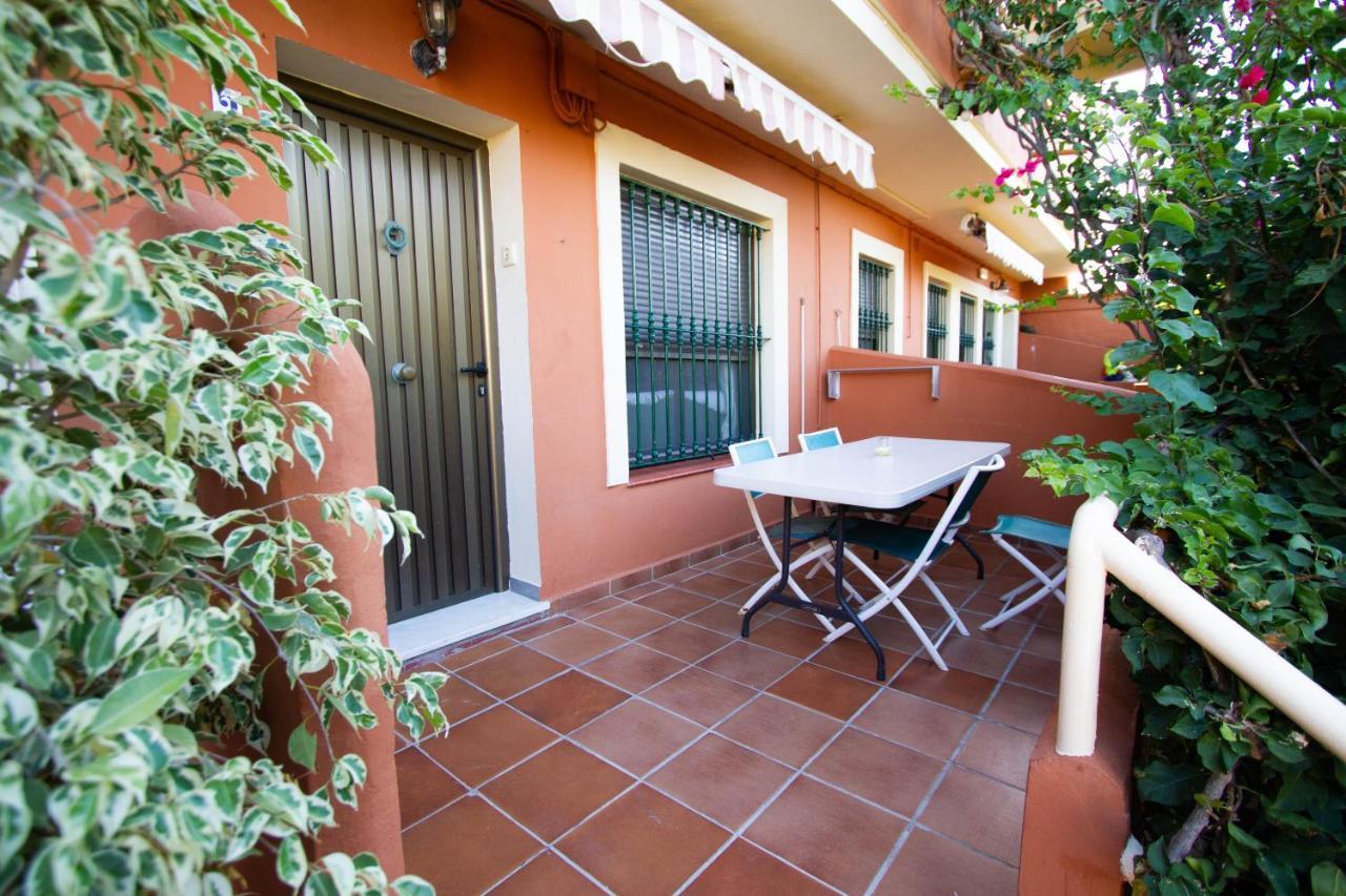 Apartamentos Turisticos Trajano Bolonia Ngoại thất bức ảnh