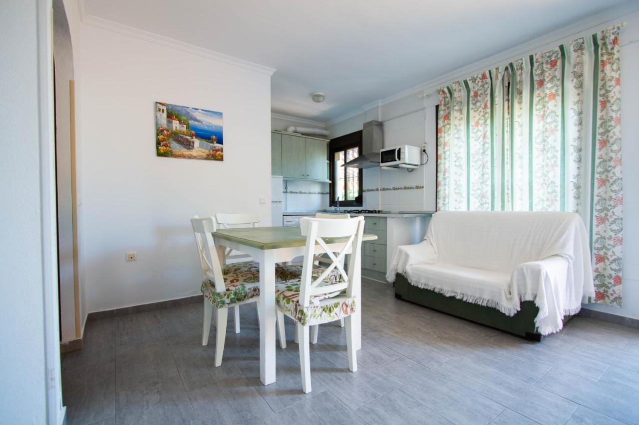 Apartamentos Turisticos Trajano Bolonia Ngoại thất bức ảnh