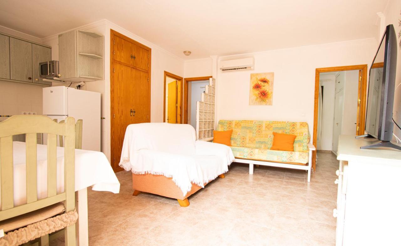 Apartamentos Turisticos Trajano Bolonia Ngoại thất bức ảnh