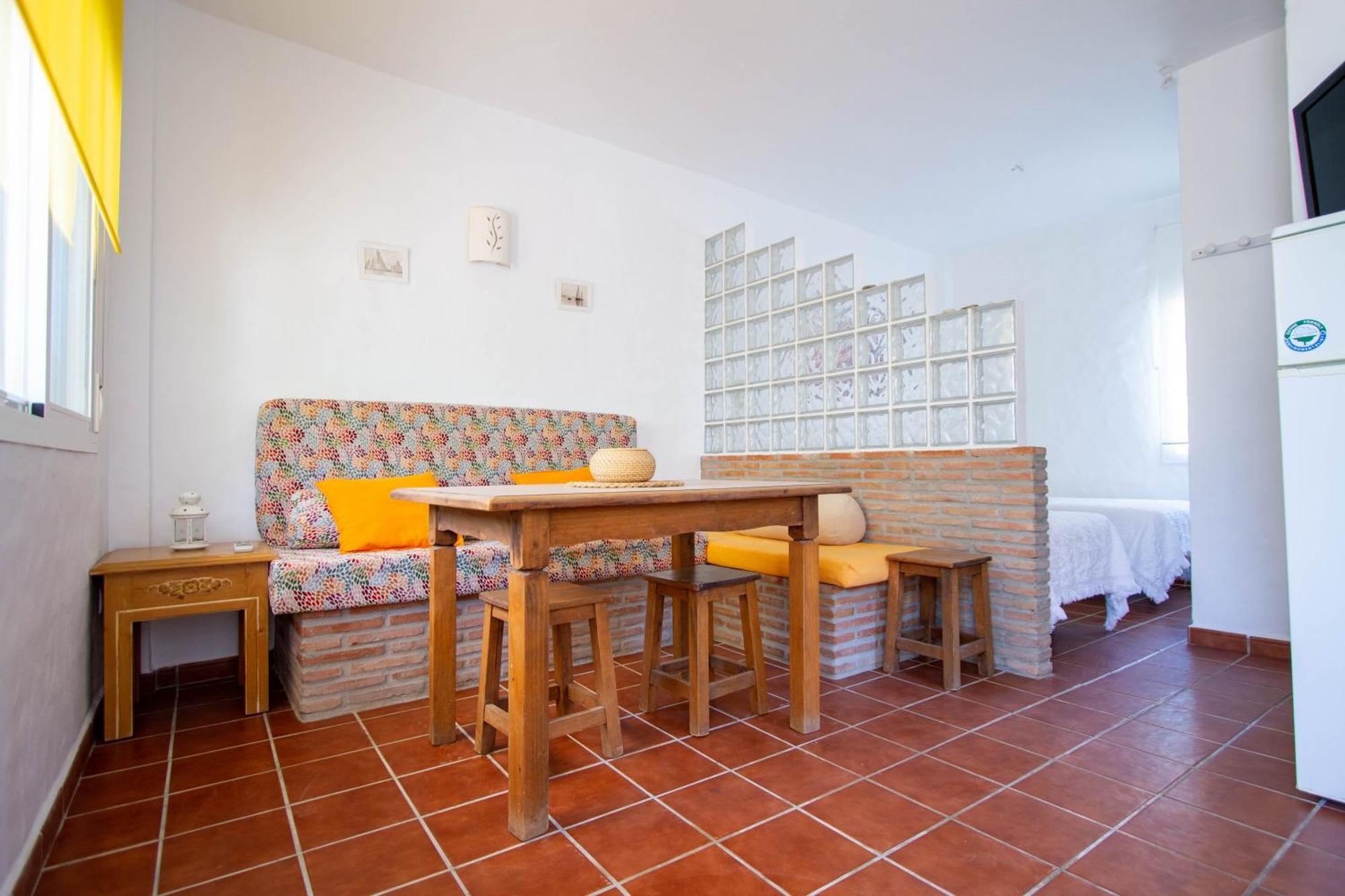 Apartamentos Turisticos Trajano Bolonia Ngoại thất bức ảnh
