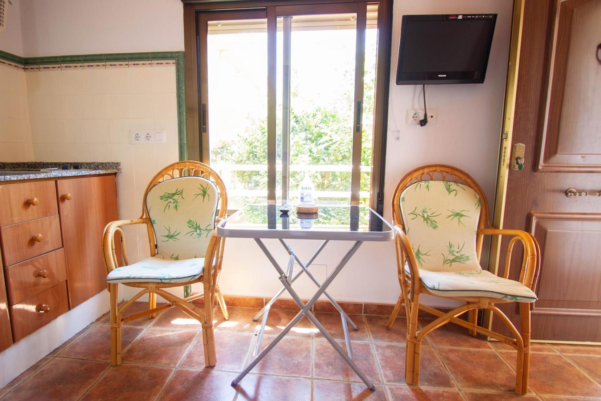 Apartamentos Turisticos Trajano Bolonia Ngoại thất bức ảnh