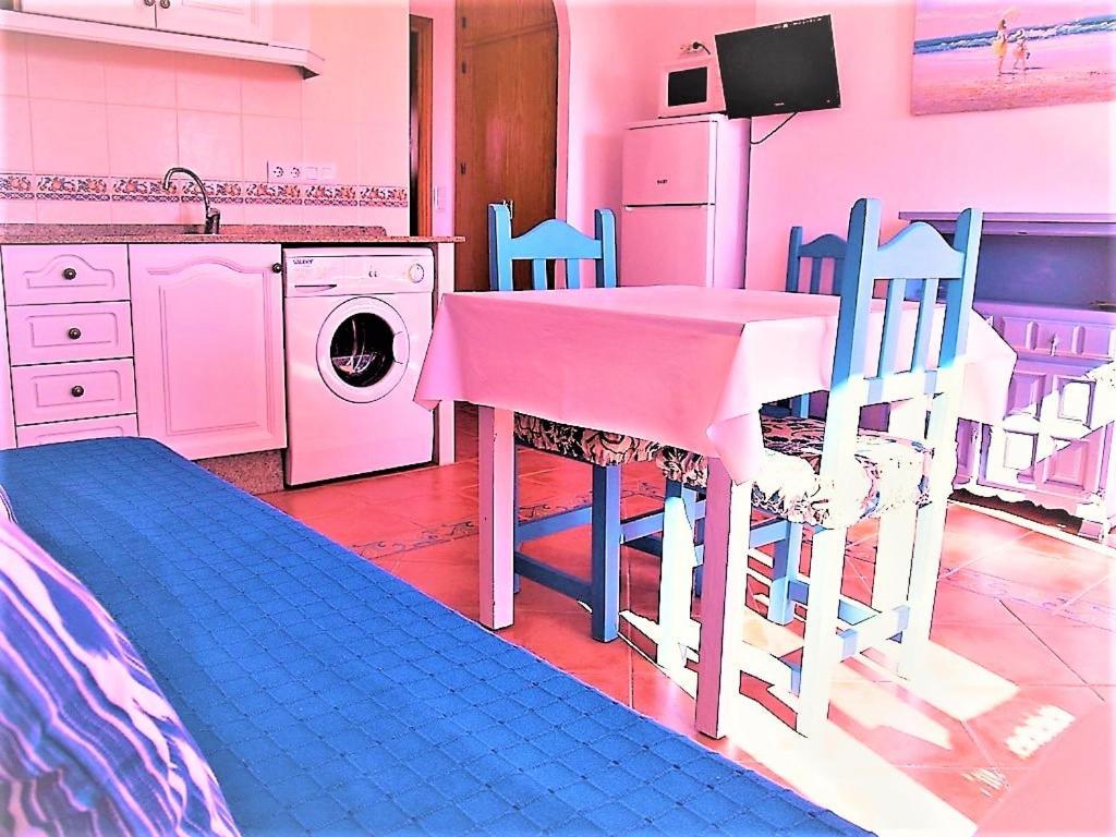 Apartamentos Turisticos Trajano Bolonia Ngoại thất bức ảnh