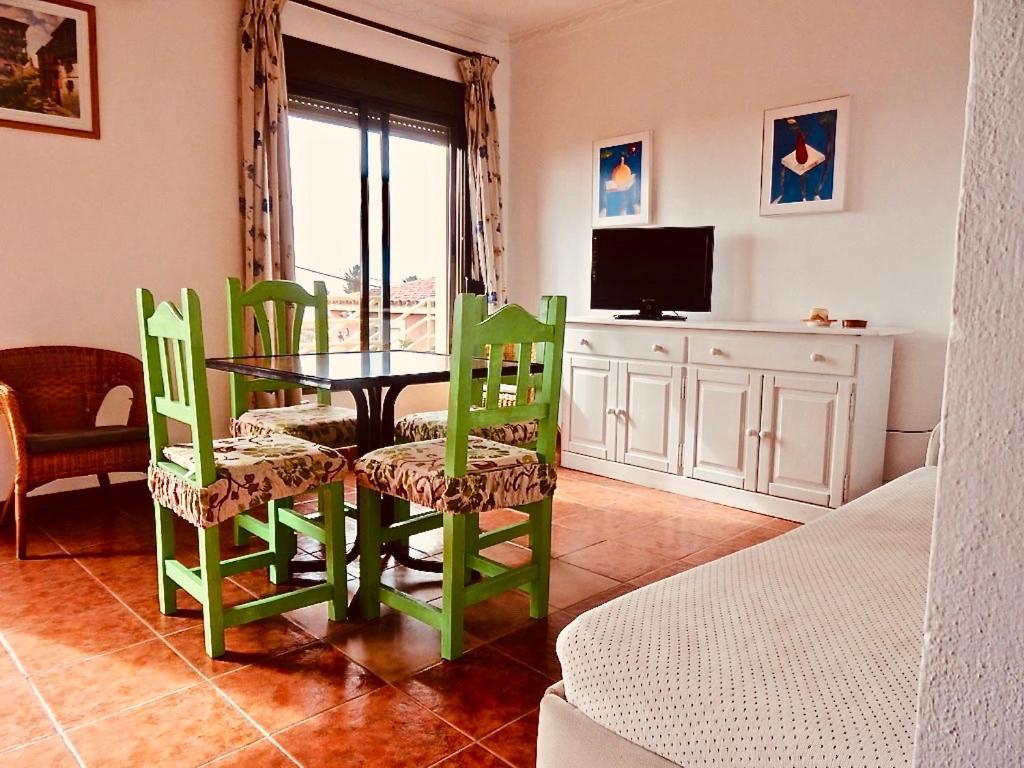 Apartamentos Turisticos Trajano Bolonia Ngoại thất bức ảnh