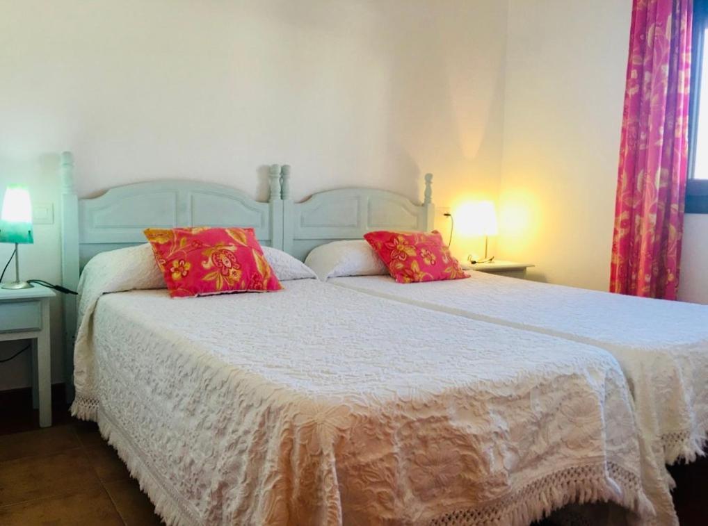 Apartamentos Turisticos Trajano Bolonia Ngoại thất bức ảnh