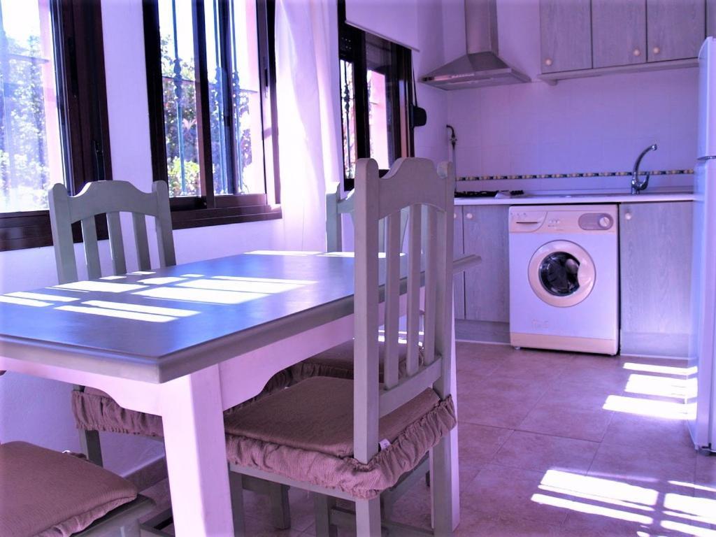 Apartamentos Turisticos Trajano Bolonia Ngoại thất bức ảnh